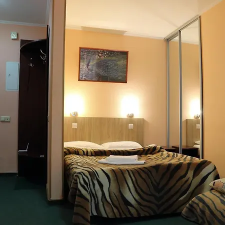 Ukrainian Hotel Service Apartments Kyiv Exterior photo