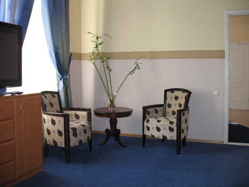 Ukrainian Service Apartment *